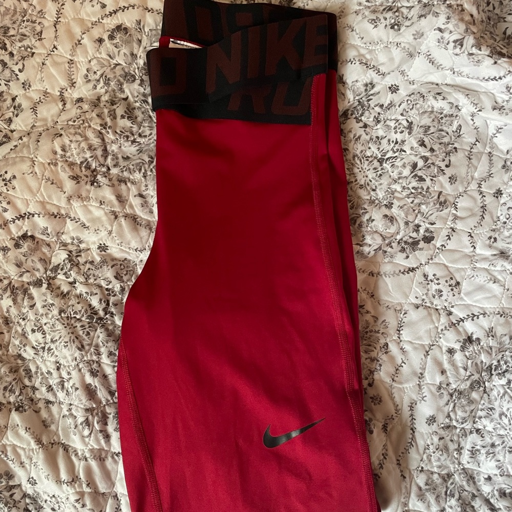 Nike Pro Leggings Size Small - Burgundy/Red